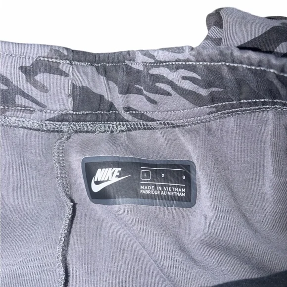 Nike tech fleece camo mens L black joggers
